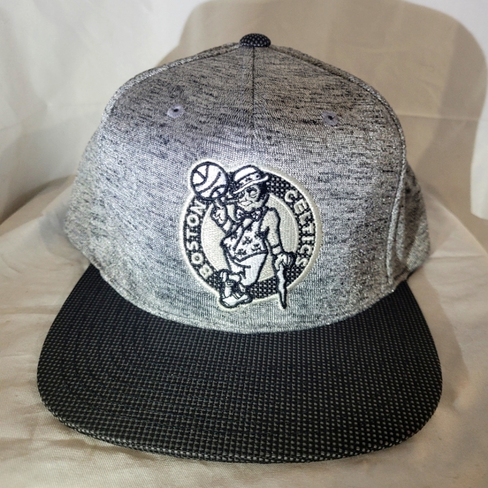 NBA BOSTON CELTICS SNAPBACK - Picture 2 of 6